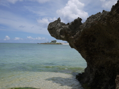 沖縄のとんがり岩