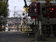 線路のある神社