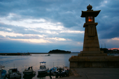 黄昏の鞆の浦灯台