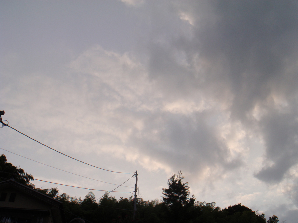 雲の隙間から太陽の光２