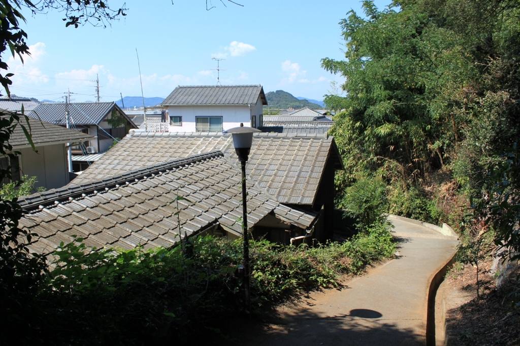 本村あたりの坂道で