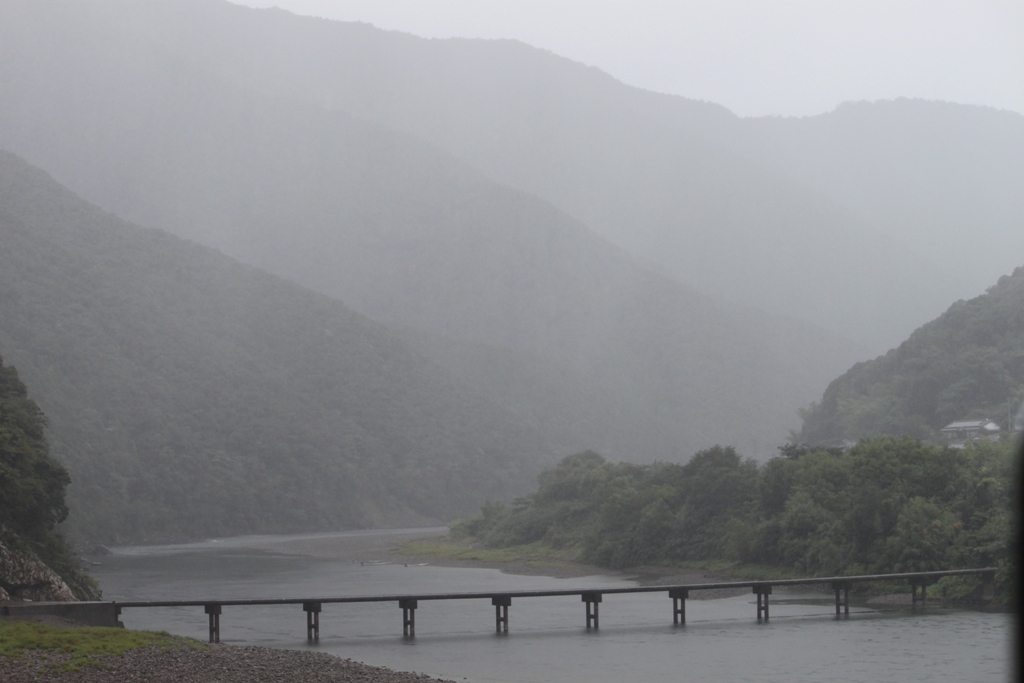岩間沈下橋