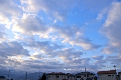 雨上がりの空はとても青くて