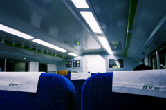 TX-青春（2階列車の1階室内）
