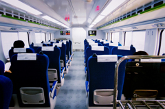 TX-青春（2階列車の1階室内）