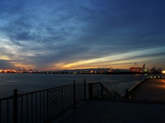 中央突堤臨港緑地