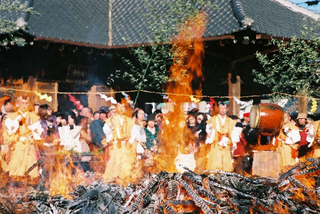 成田山別院　火渡り