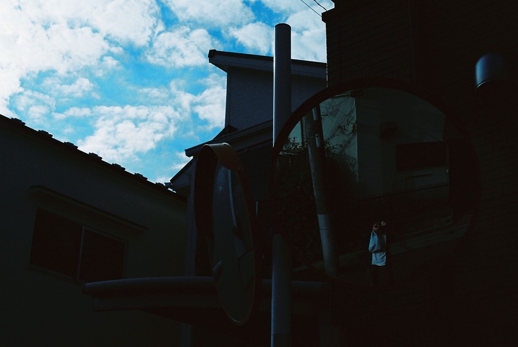 住宅街のすきま