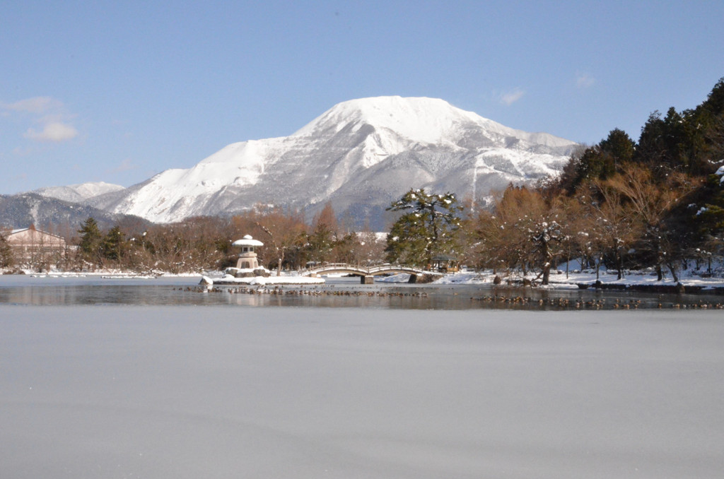 絵葉書のような伊吹山