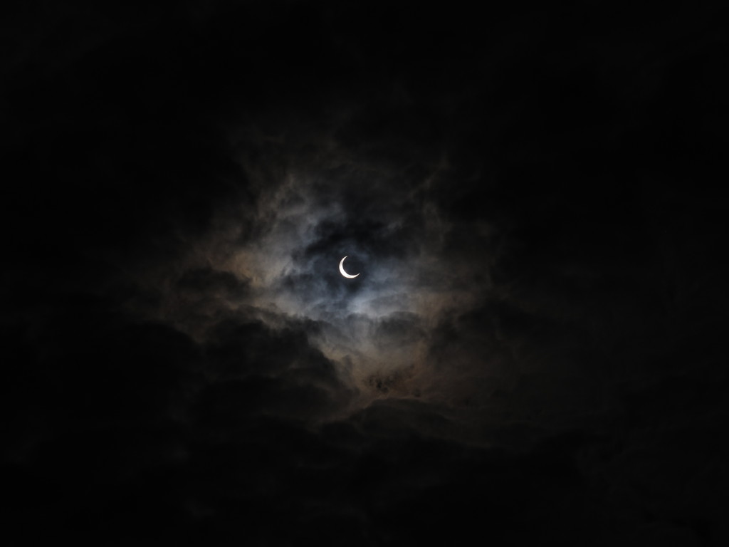 金環日食(雲