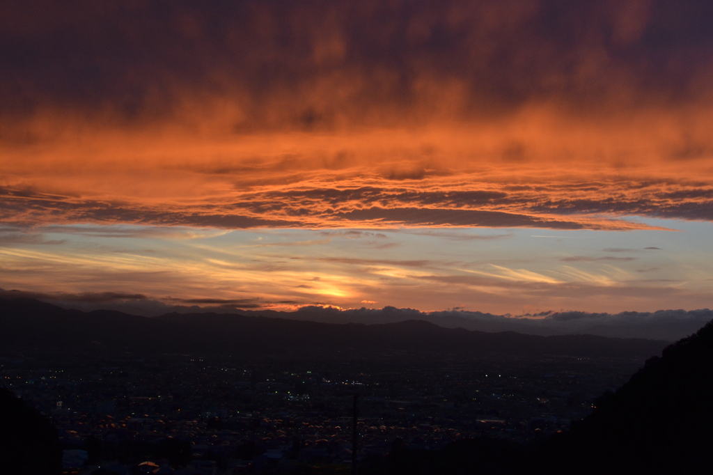 曇りのち夕焼け