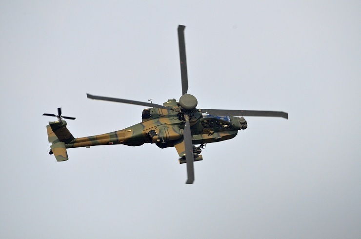 アパッチ機動飛行