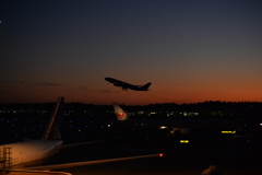 空港の夕暮れ