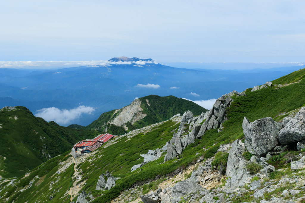 御嶽山を望む