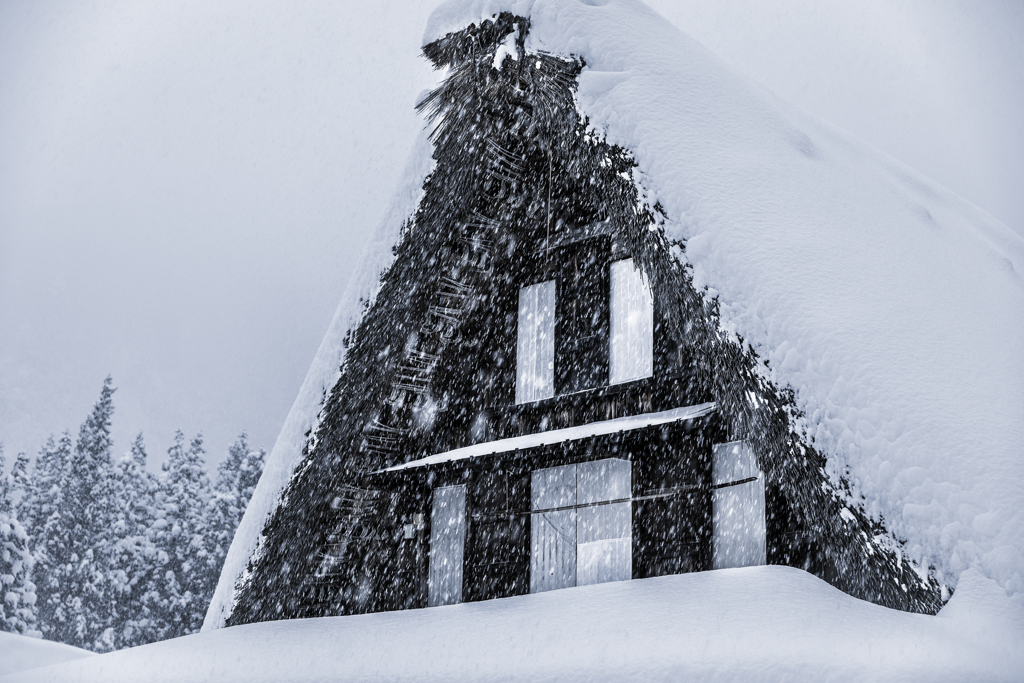 吹雪く