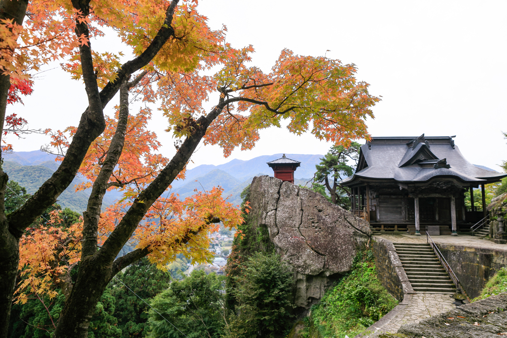 山寺にも秋の訪れ