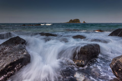 春の手石島1