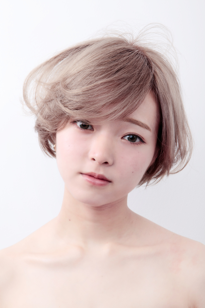 透きとおる肌