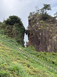 ハサミ岩