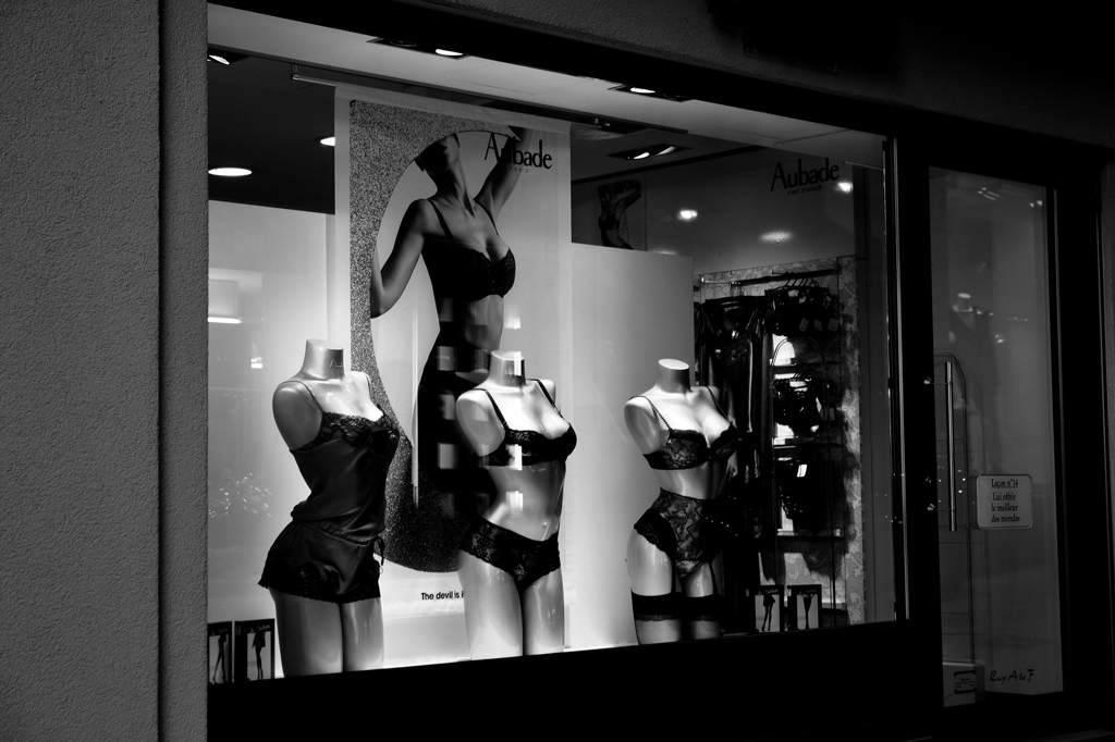 セクシーショウウインドー