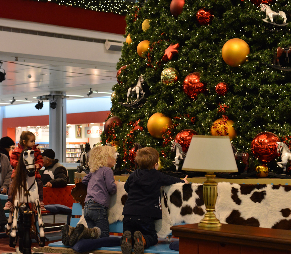 ねぇ〜見てあれっ〜