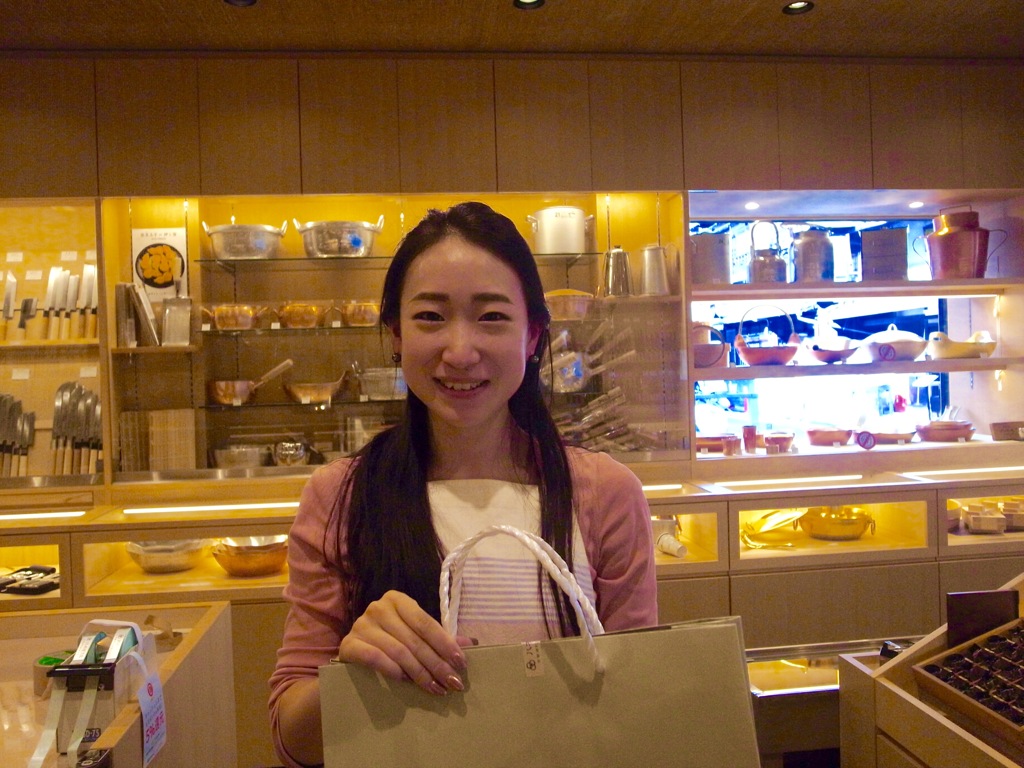金物店