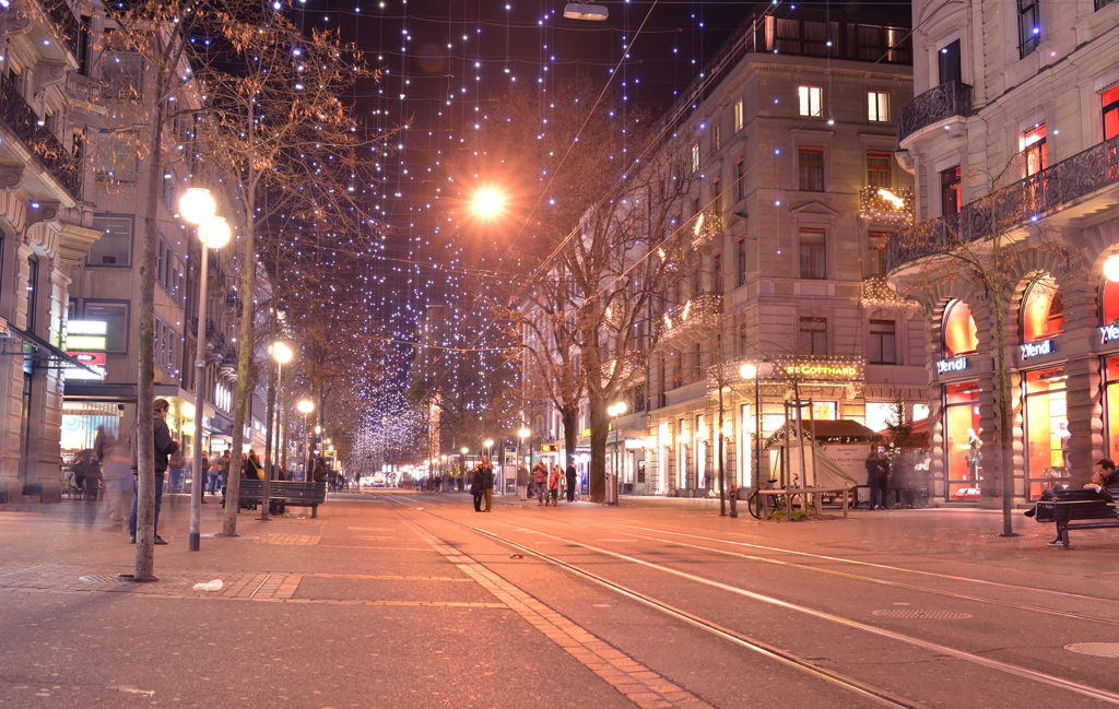 zürich by night