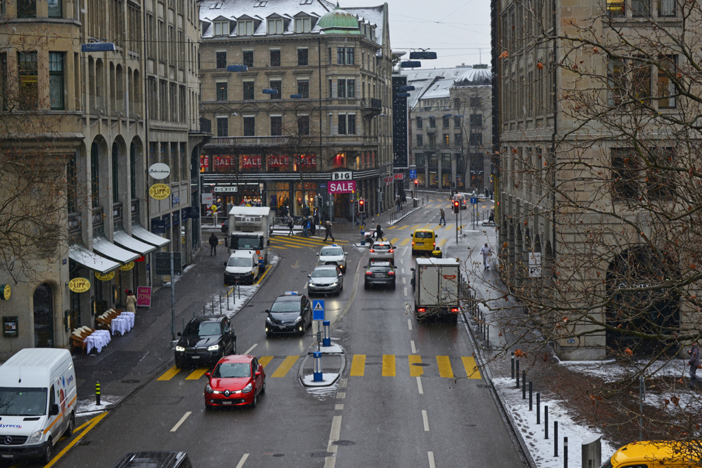 チューリッヒ　２