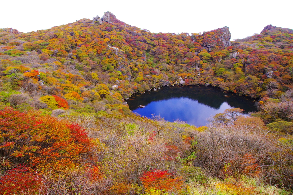 御池の紅葉