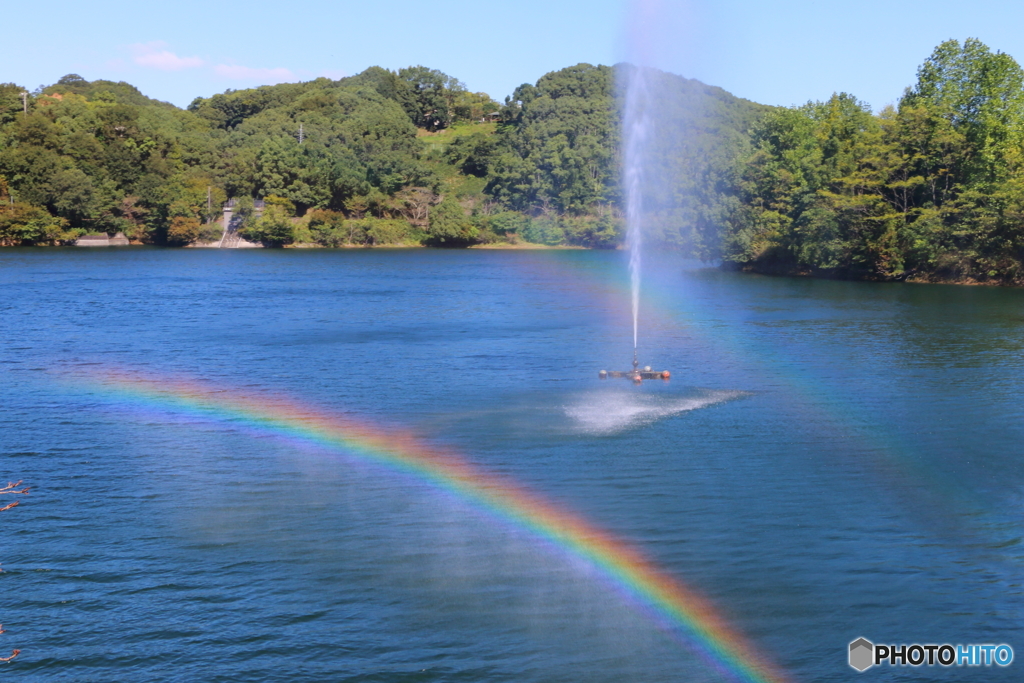 湖畔の虹