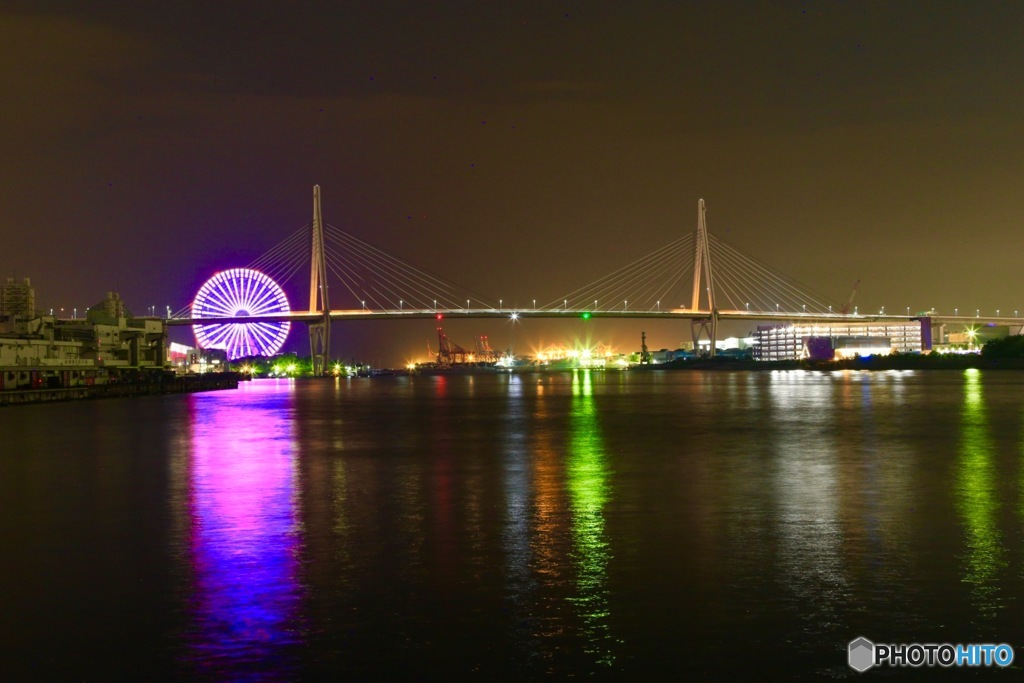 大阪港ぶらり大観覧車と天保山大橋