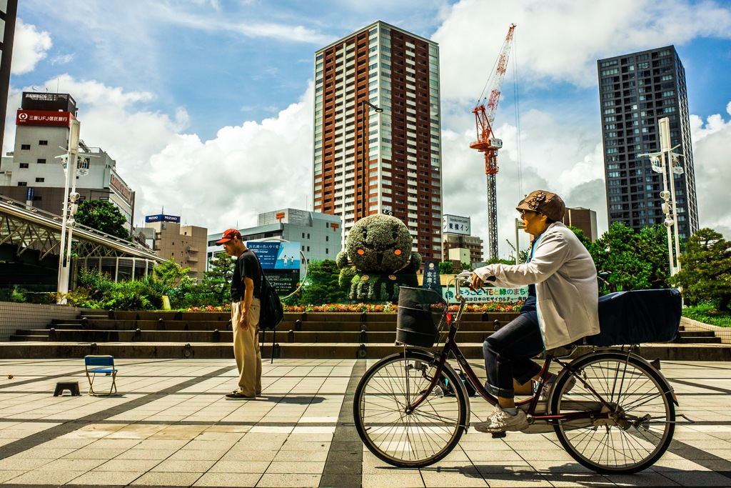 Bicycle,Standing,Red-Eyes