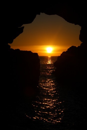 　　　夕陽差し込む