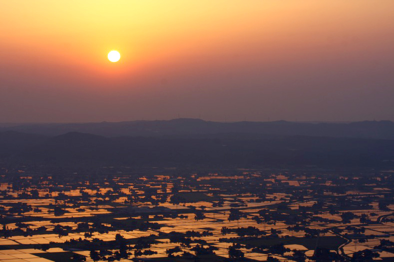 散居村夕景