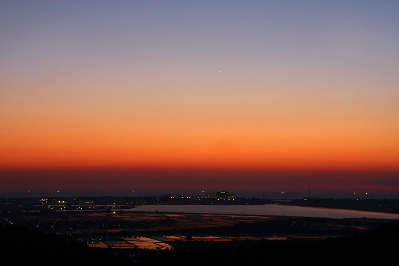 　　　夕陽残照　