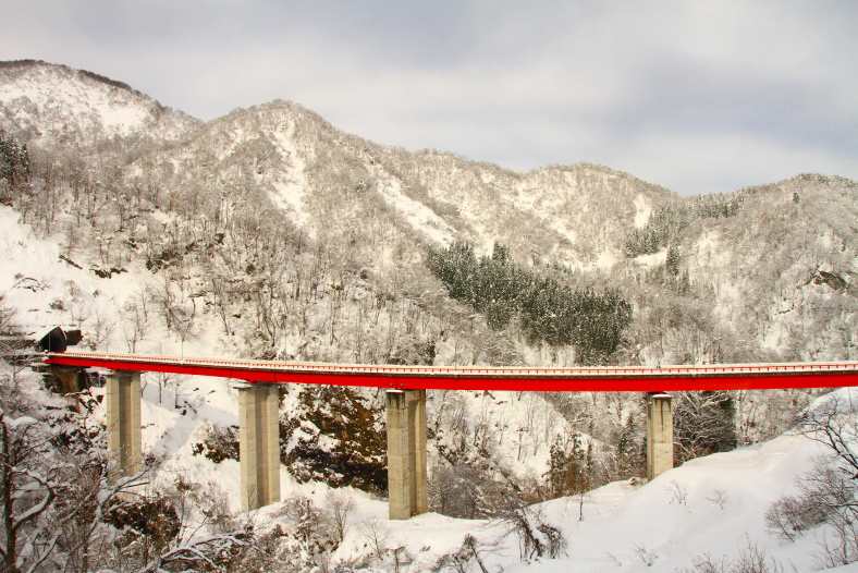 豪雪地帯への橋