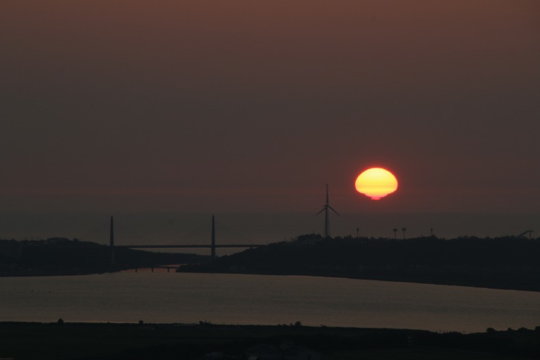 変形夕陽