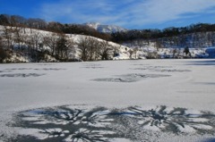 湖の氷紋　(1