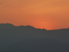 陽が沈んで、真っ赤な夕焼け
