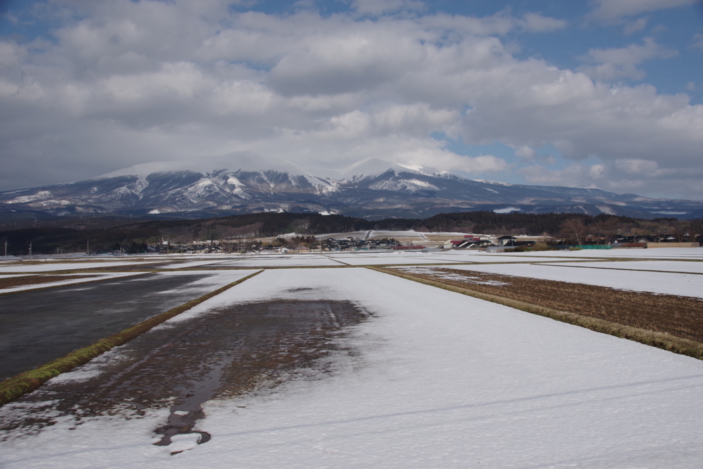 鳥海山遠望