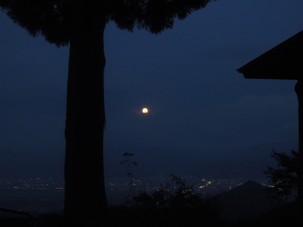 雲間から満月-1