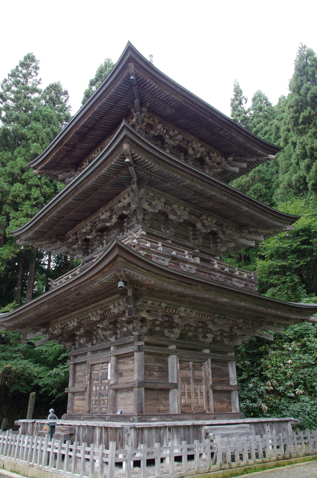 本山慈恩寺三重塔