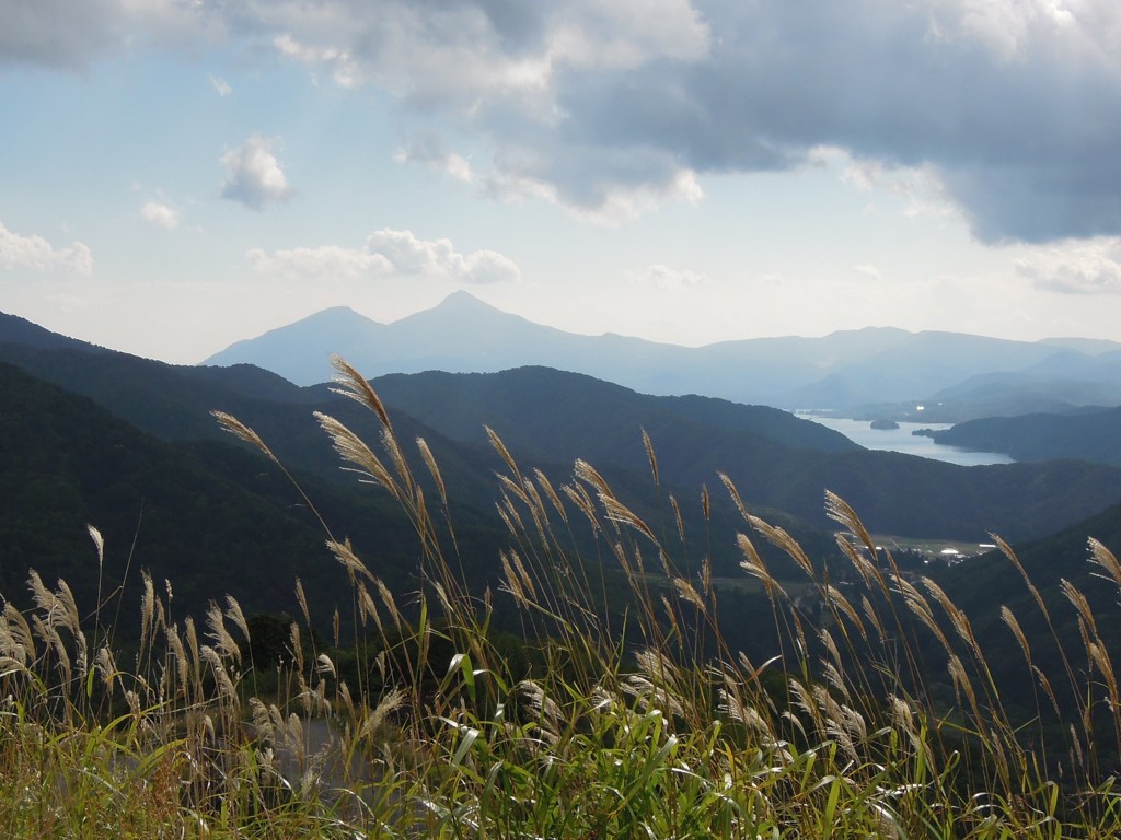 裏磐梯を望む