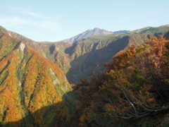 鳥海山と奈曾渓谷