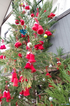 小さな駅のクリスマスツリー-2
