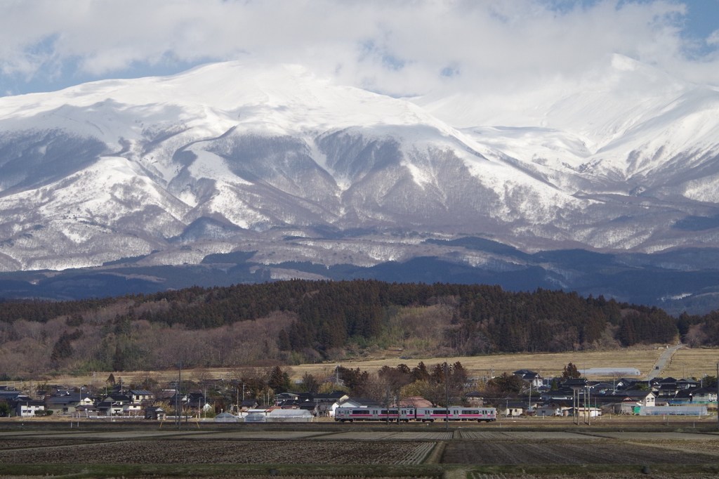 鳥海山麓の羽越本線