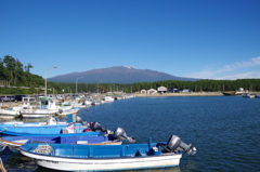 吹浦漁港から鳥海山を望む-2