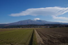 笠雲の鳥海山