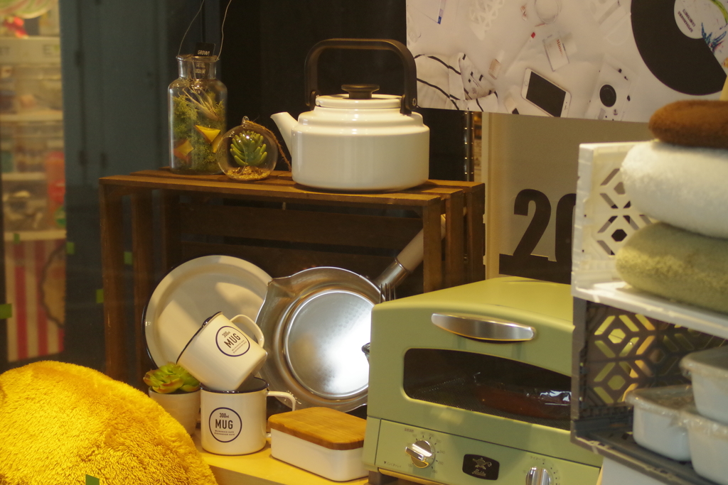 ウインドーディスプレー雑貨1