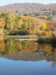 月山・地蔵池の紅葉-3